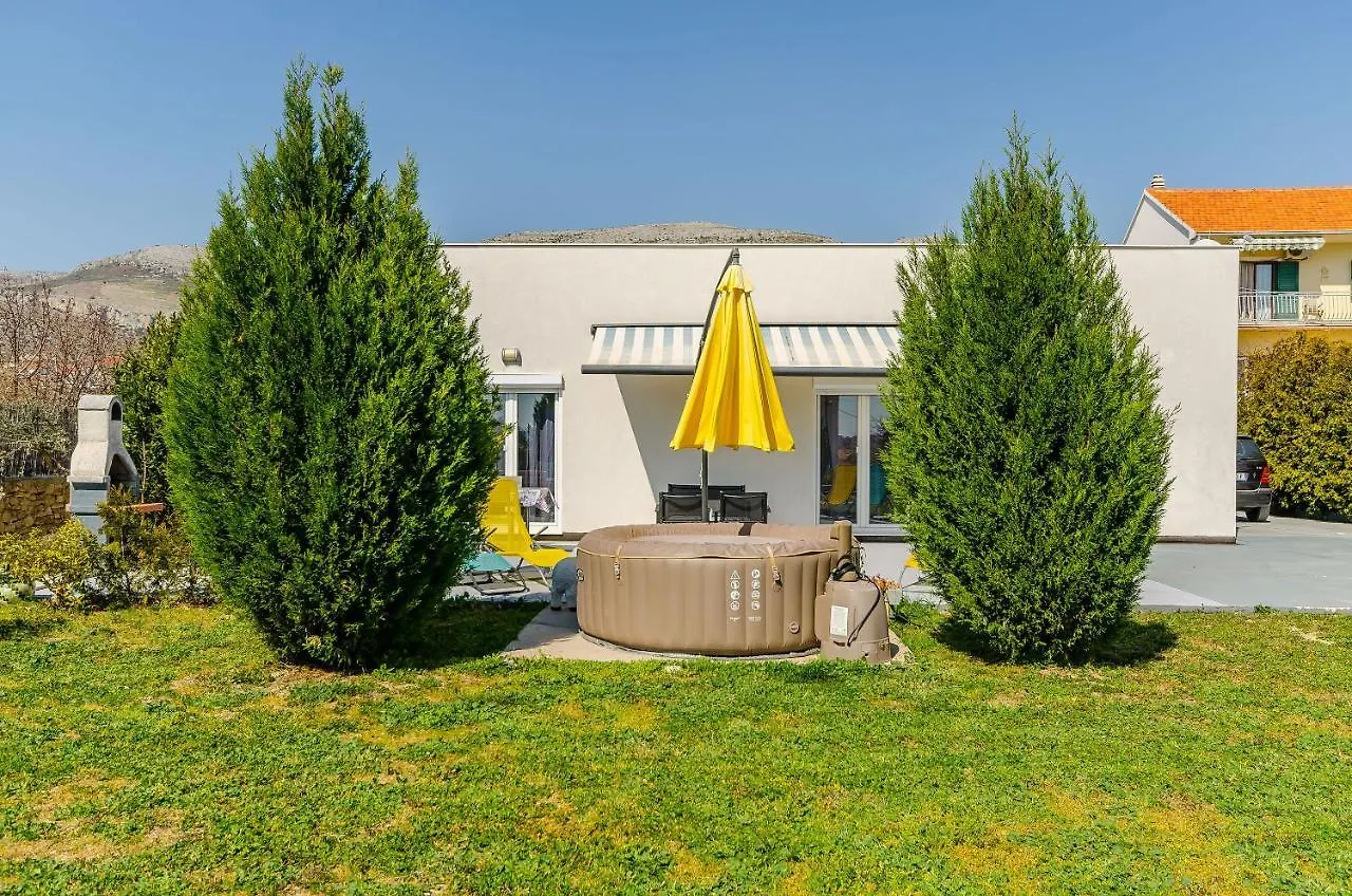 House Christine Villa Trogir 0*,
